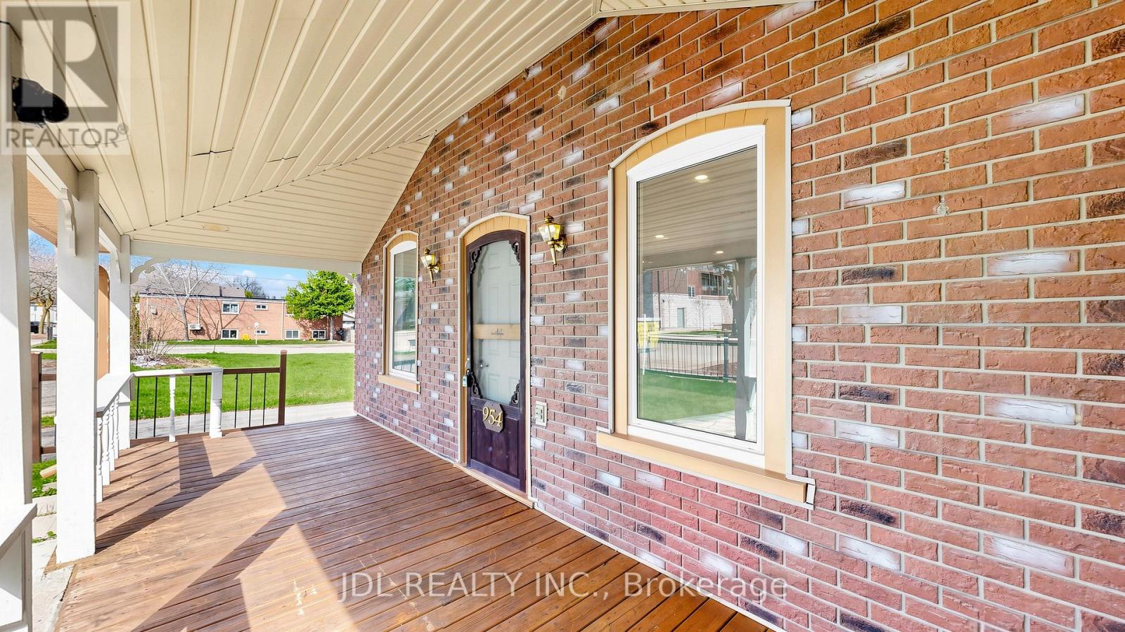 956 Lake Drive E, Georgina, Ontario  L0E 1L0 - Photo 7 - N13718982