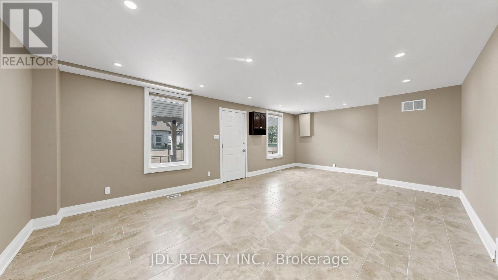 956 Lake Drive E, Georgina, Ontario  L0E 1L0 - Photo 10 - N13718986