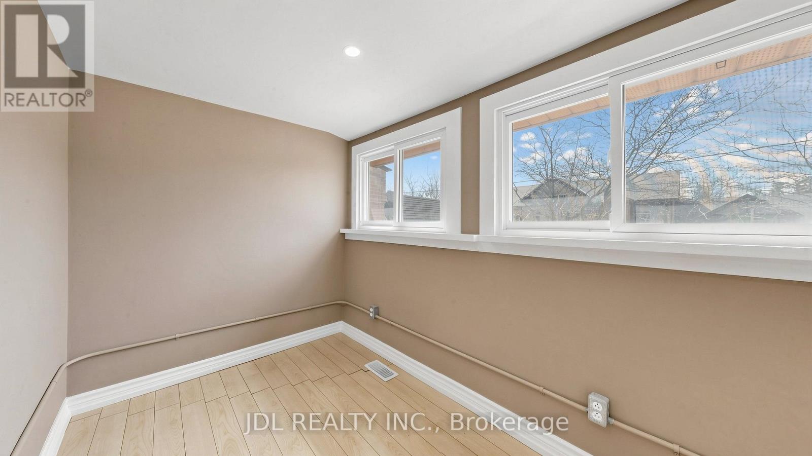 956 Lake Drive E, Georgina, Ontario  L0E 1L0 - Photo 16 - N13718986