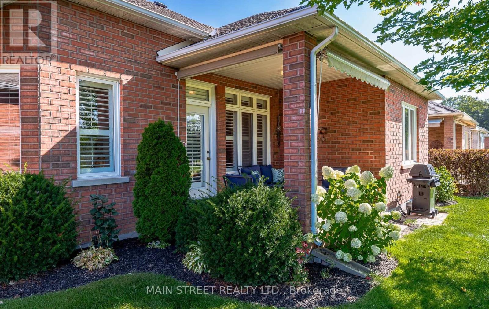 54 Couples Gallery, Whitchurch-Stouffville, Ontario  L4A 1M6 - Photo 4 - N13719040