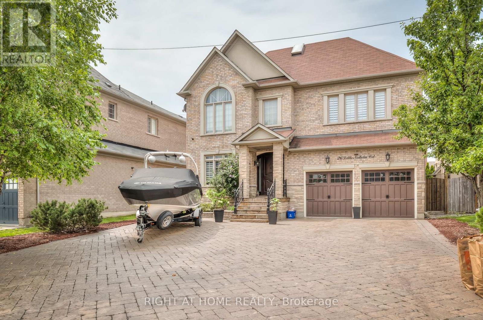 26 LITTLE NATALIE COURT, Vaughan, Ontario