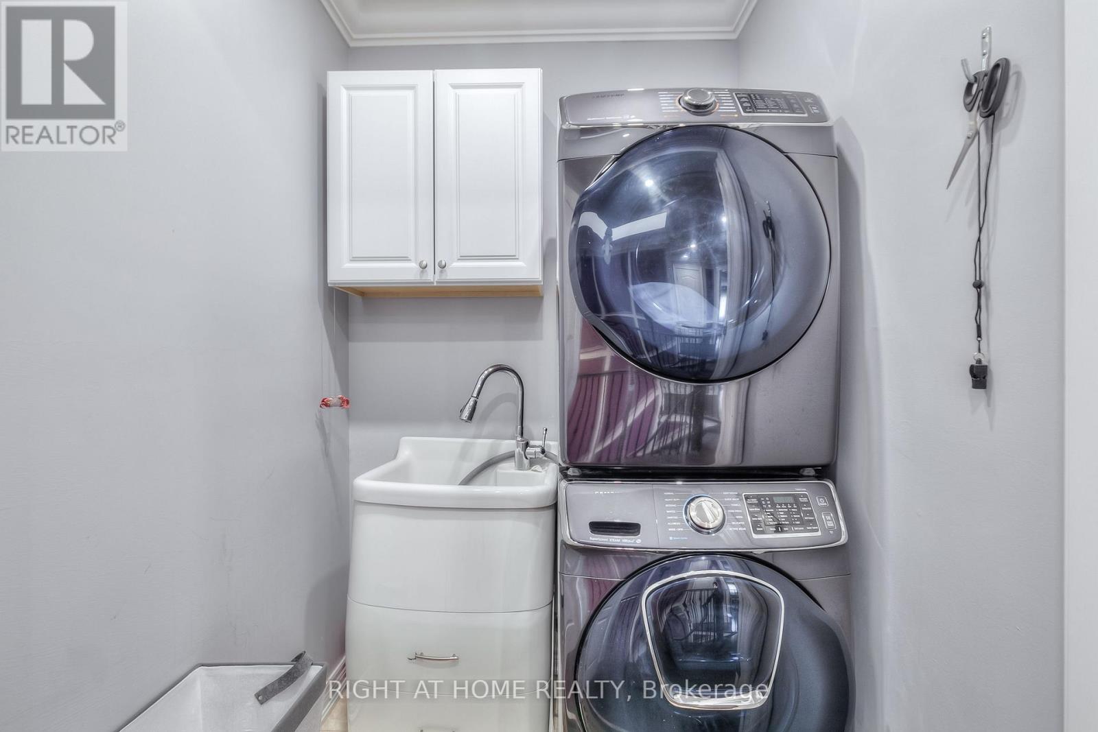 26 Little Natalie Court, Vaughan, Ontario  L6A 0J1 - Photo 11 - N13719044