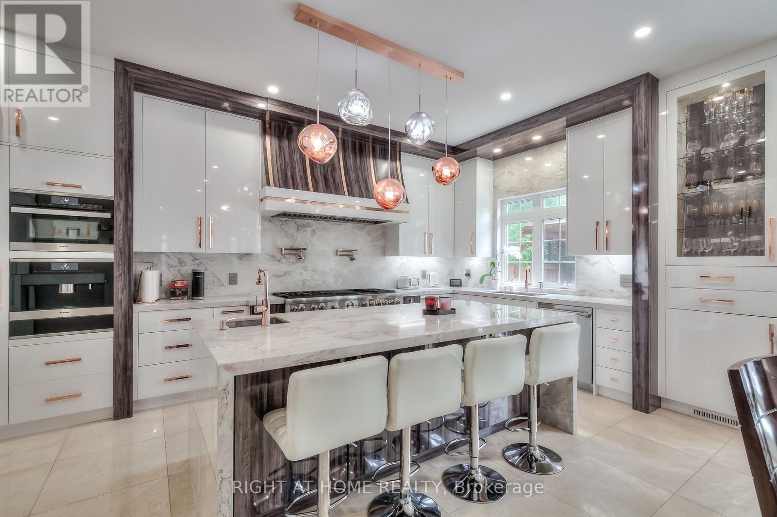26 Little Natalie Court, Vaughan, Ontario  L6A 0J1 - Photo 4 - N13719044