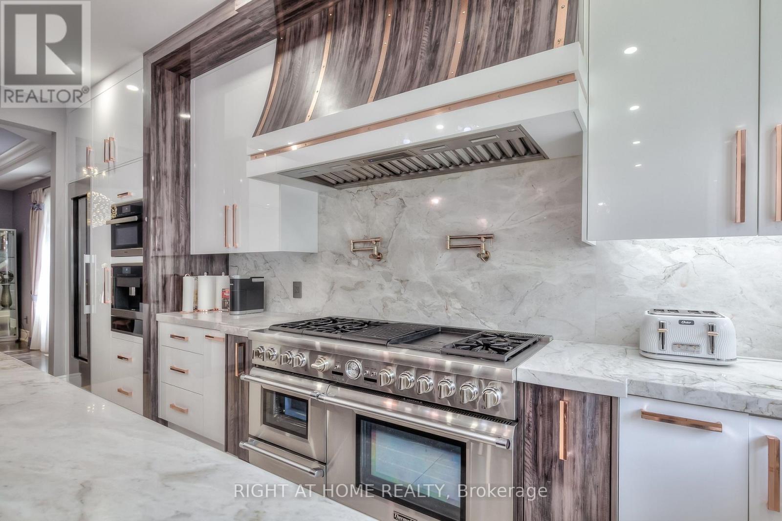 26 Little Natalie Court, Vaughan, Ontario  L6A 0J1 - Photo 5 - N13719044