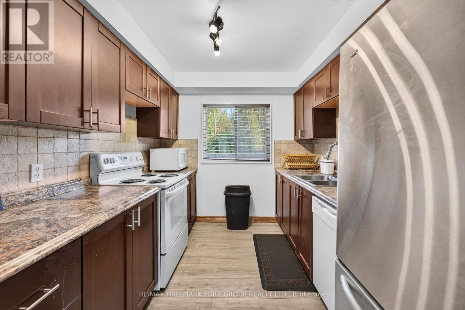815 Lagoon Drive, Georgina, Ontario  L0E 1S0 - Photo 11 - N13719078