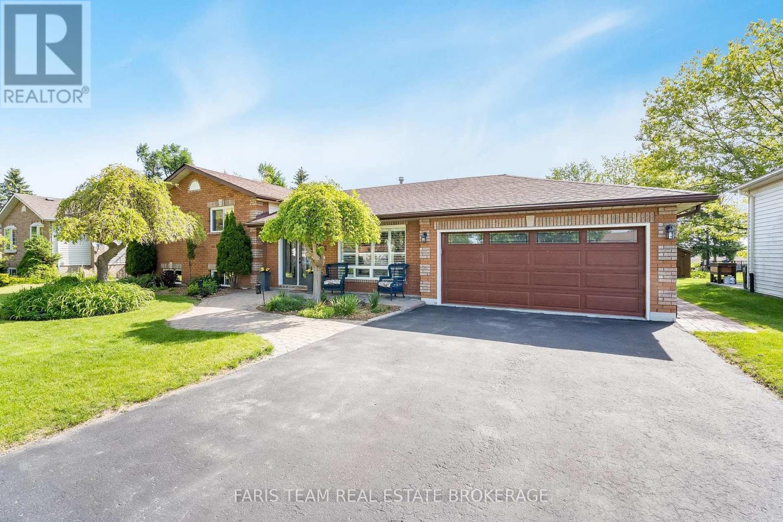 2032 Chantler Street, Innisfil, Ontario  L9S 1B5 - Photo 2 - N13719184