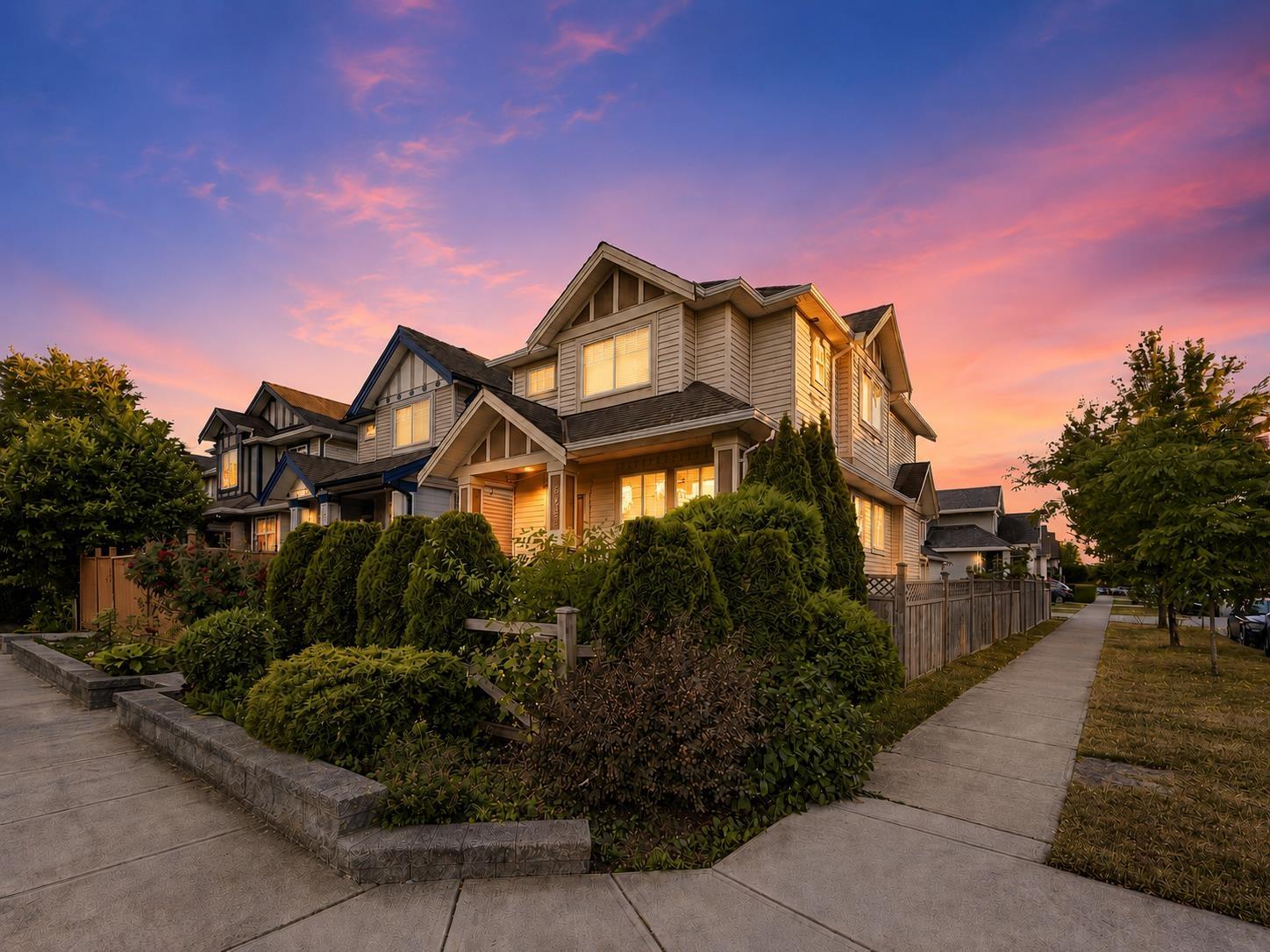 6893 192ND STREET, Surrey, British Columbia