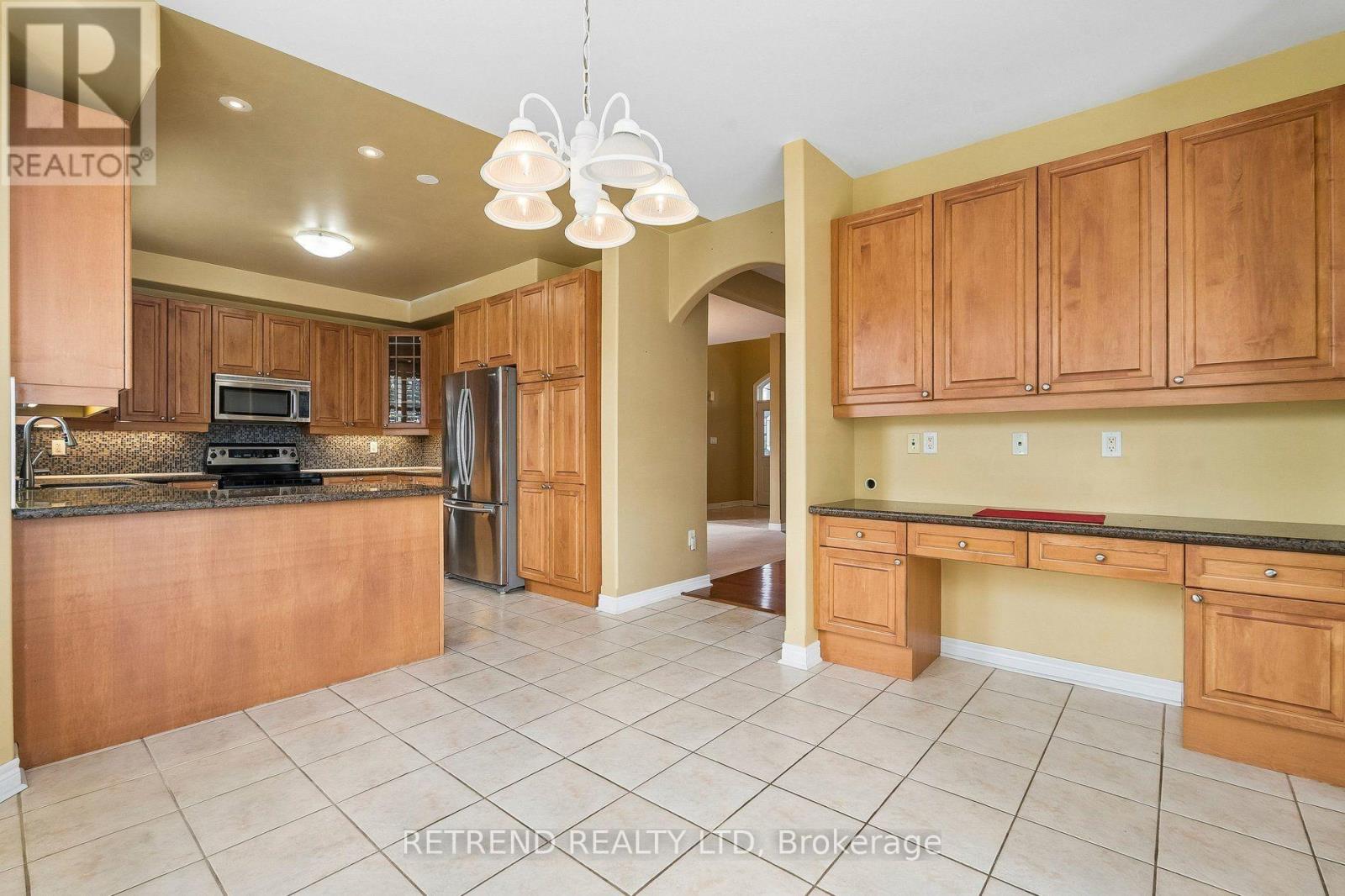 36 Sandringham Drive, Barrie (Innis-Shore), Ontario  L4N 0J9 - Photo 10 - S13719082