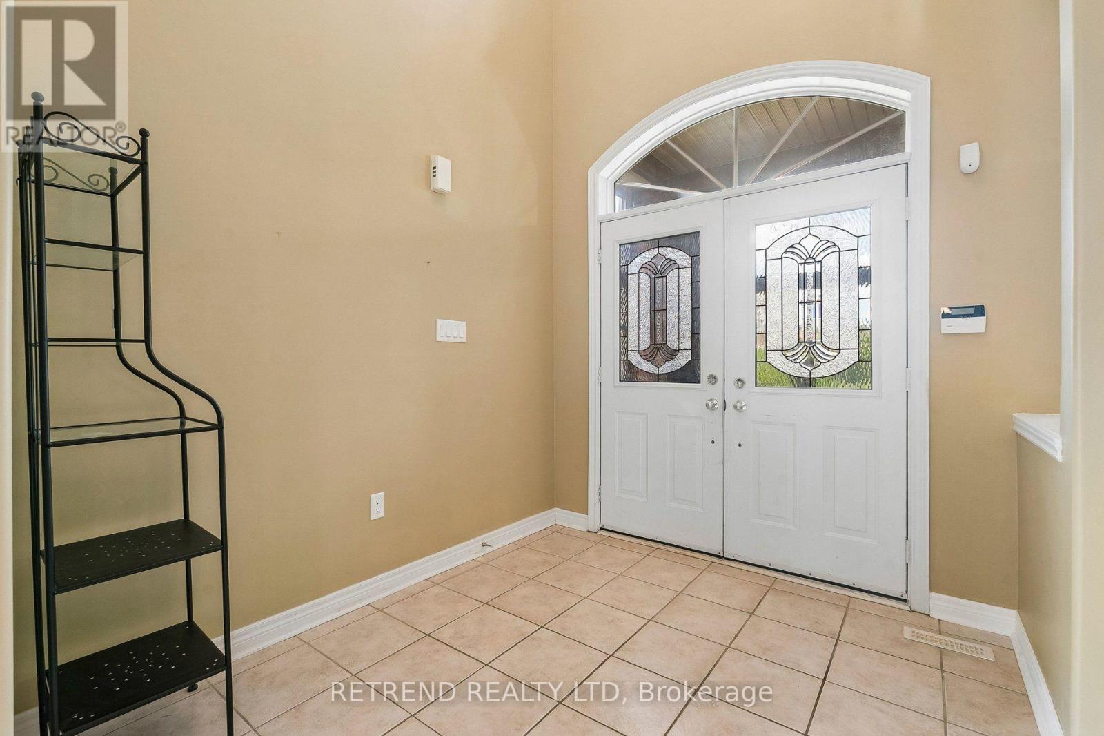 36 Sandringham Drive, Barrie (Innis-Shore), Ontario  L4N 0J9 - Photo 3 - S13719082