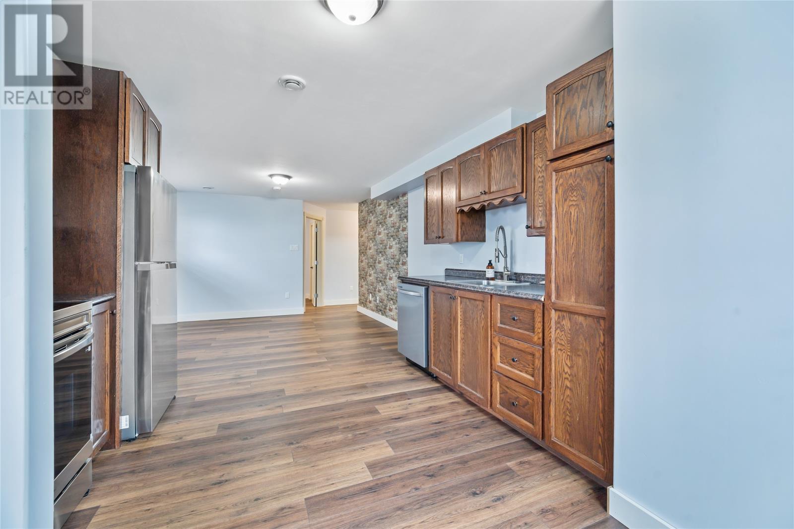 15 Hartland Avenue, Paradise — photo 18