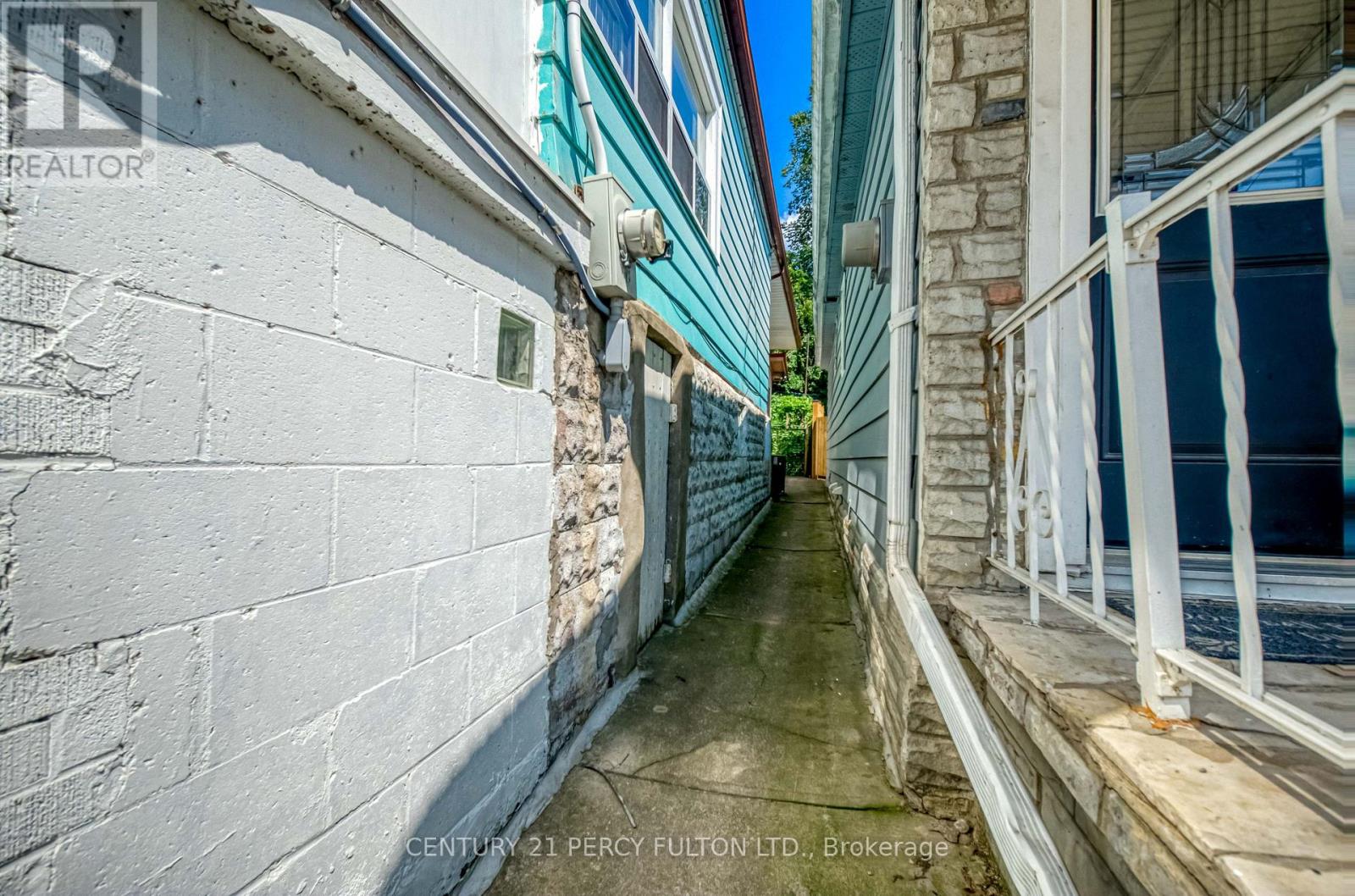 15 Haverson Boulevard, Toronto, Ontario  M6M 3J5 - Photo 13 - W13719000