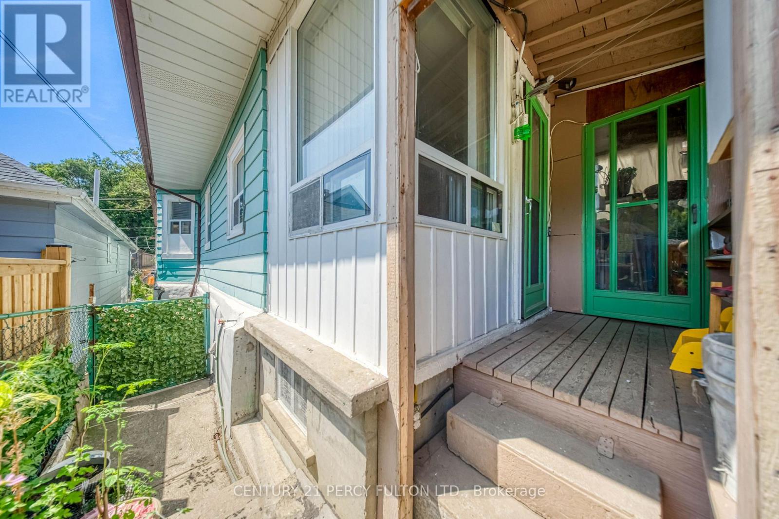 15 Haverson Boulevard, Toronto, Ontario  M6M 3J5 - Photo 15 - W13719000