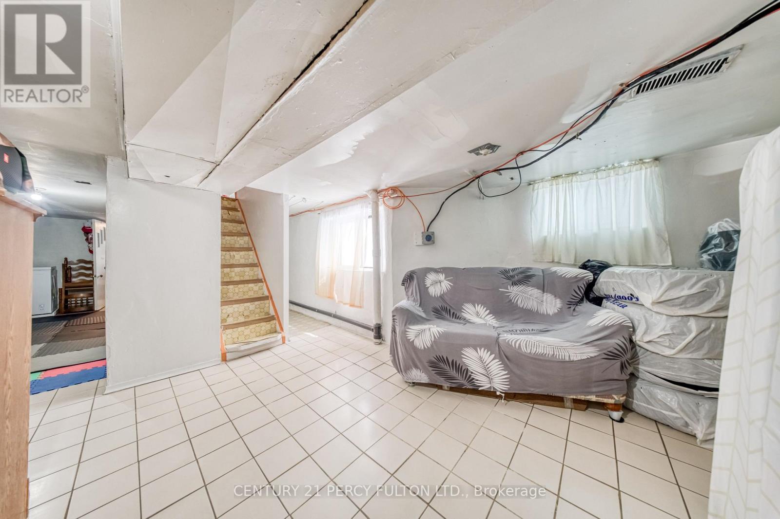 15 Haverson Boulevard, Toronto, Ontario  M6M 3J5 - Photo 7 - W13719000