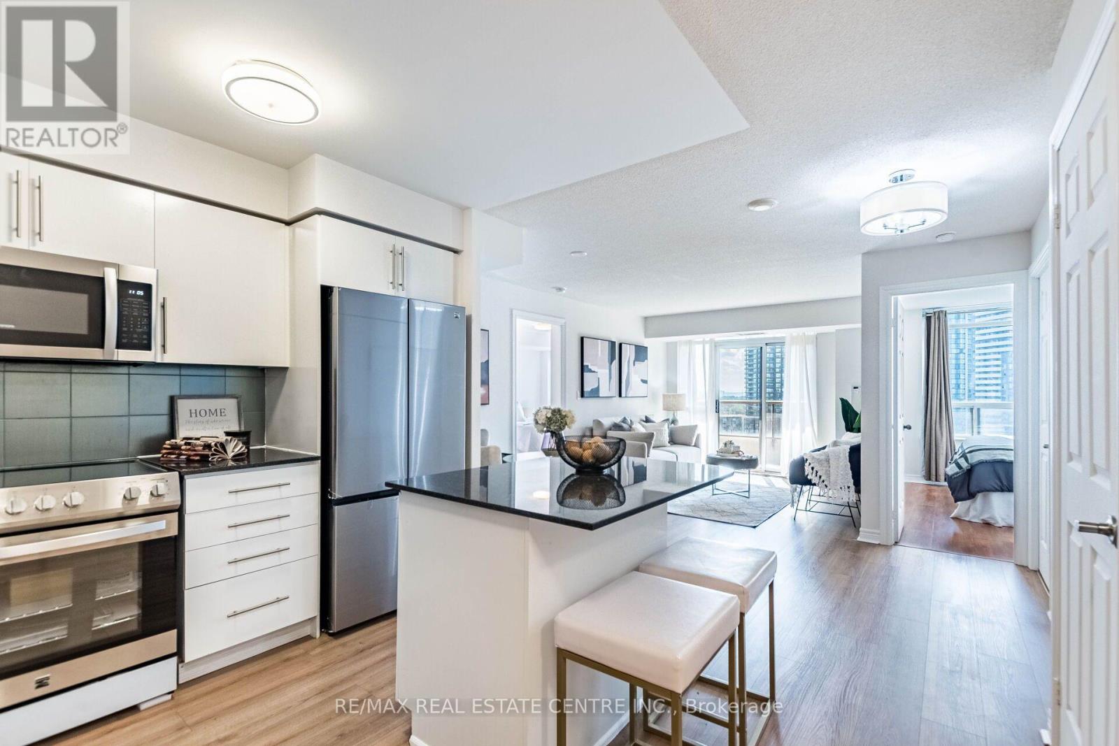 1701 - 310 Burnhamthorpe Road W, Mississauga, Ontario  L5B 4P9 - Photo 10 - W13719016