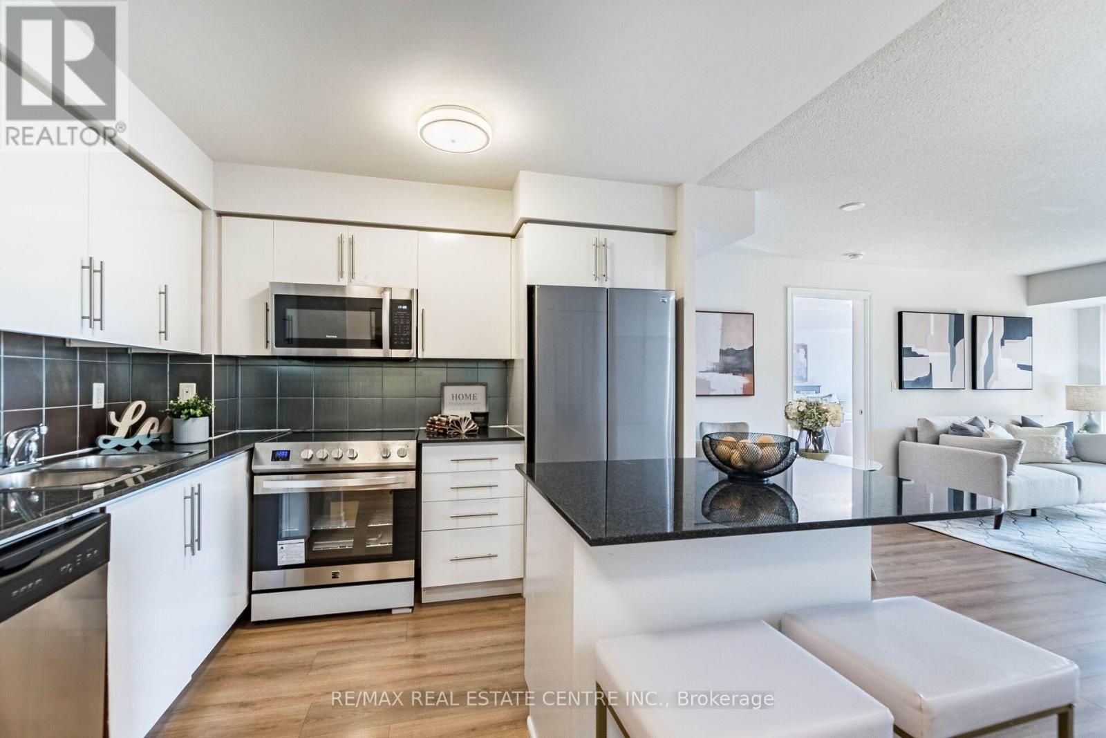 1701 - 310 Burnhamthorpe Road W, Mississauga, Ontario  L5B 4P9 - Photo 11 - W13719016