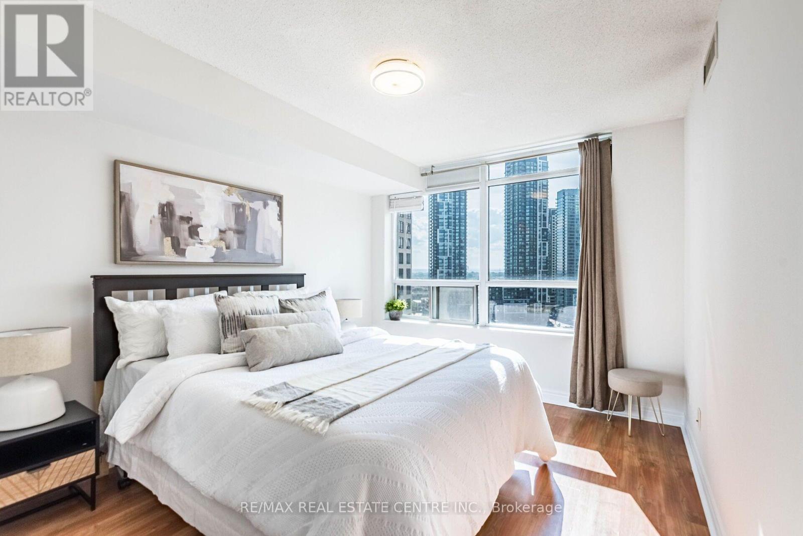 1701 - 310 Burnhamthorpe Road W, Mississauga, Ontario  L5B 4P9 - Photo 13 - W13719016