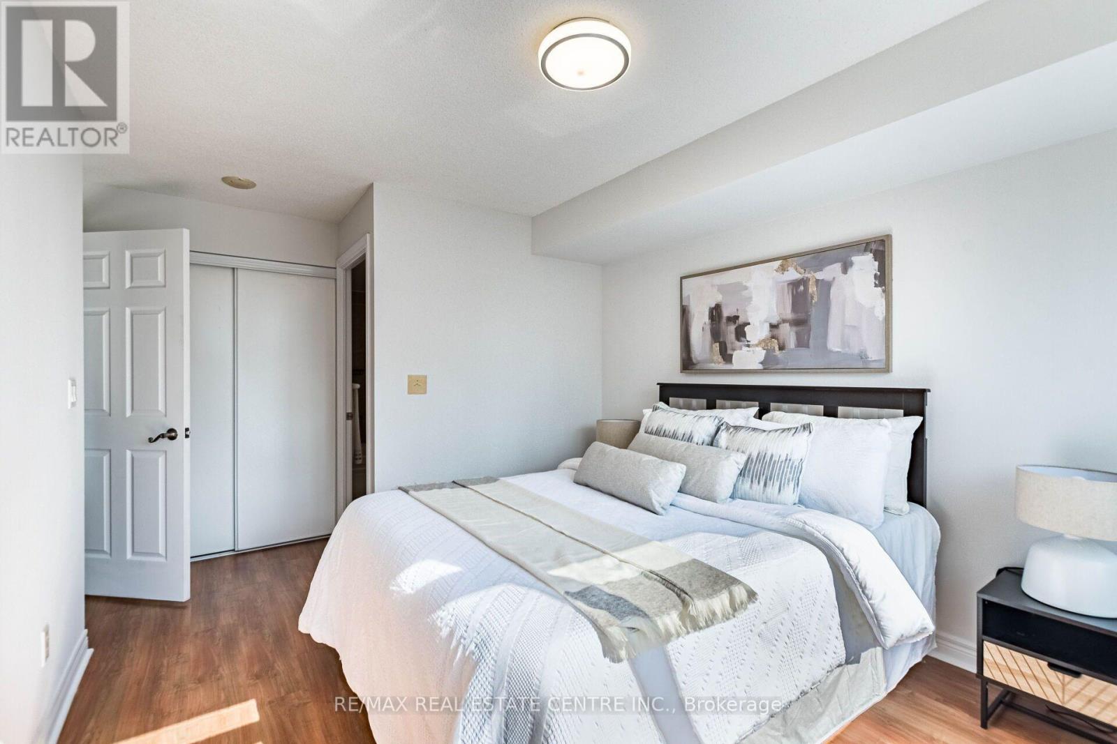 1701 - 310 Burnhamthorpe Road W, Mississauga, Ontario  L5B 4P9 - Photo 14 - W13719016