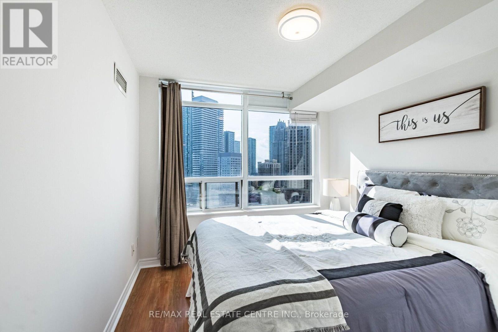 1701 - 310 Burnhamthorpe Road W, Mississauga, Ontario  L5B 4P9 - Photo 17 - W13719016