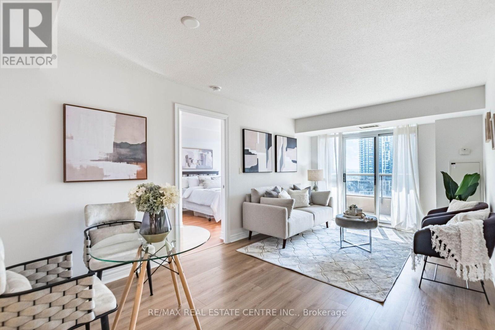 1701 - 310 Burnhamthorpe Road W, Mississauga, Ontario  L5B 4P9 - Photo 4 - W13719016