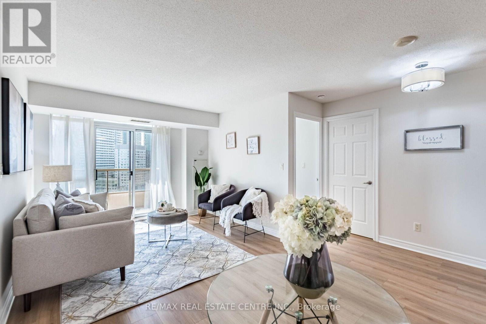 1701 - 310 Burnhamthorpe Road W, Mississauga, Ontario  L5B 4P9 - Photo 6 - W13719016