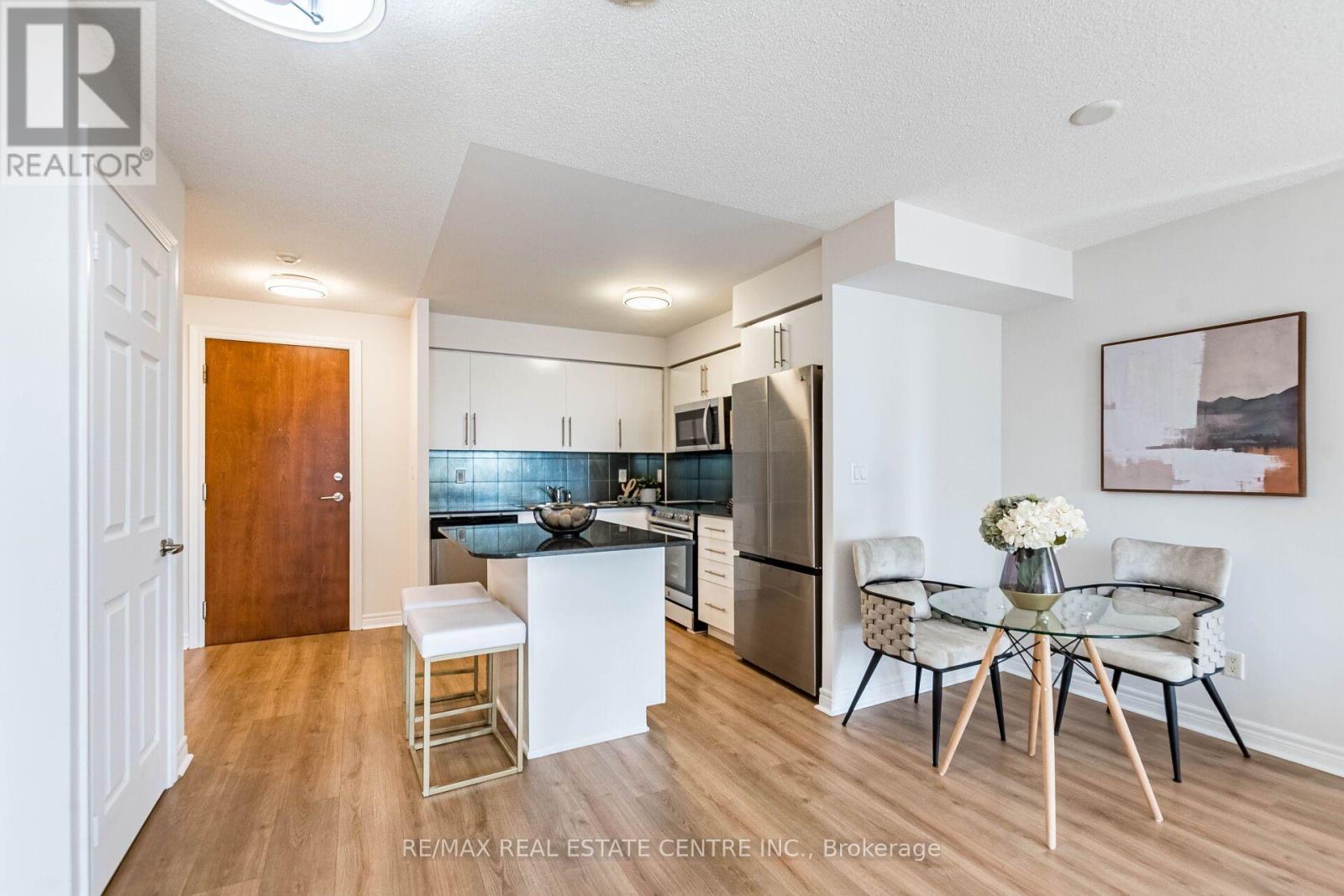 1701 - 310 Burnhamthorpe Road W, Mississauga, Ontario  L5B 4P9 - Photo 9 - W13719016