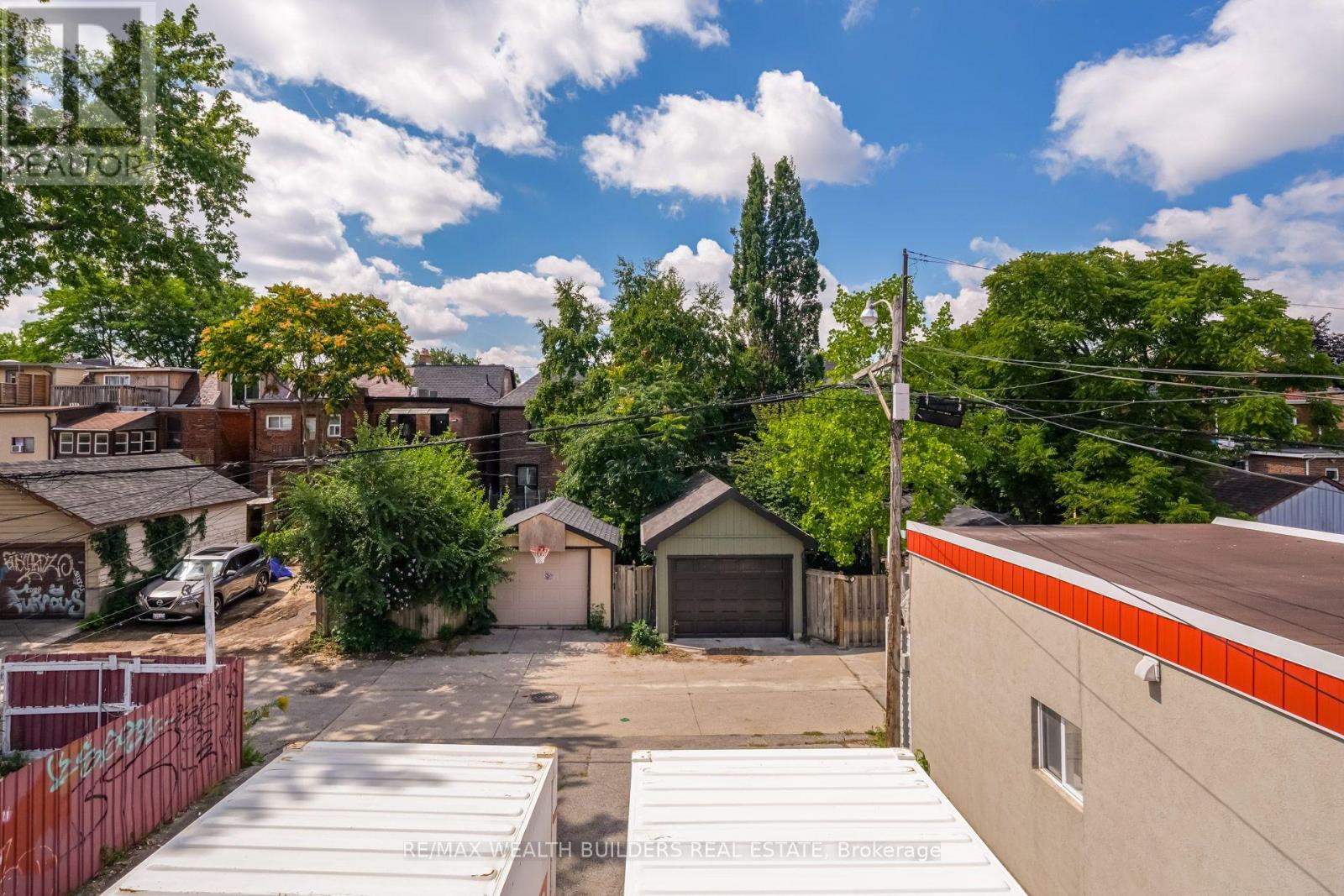 Upper Unit 2 - 2443 Dundas Street W, Toronto, Ontario  M6P 1X3 - Photo 19 - W13719030