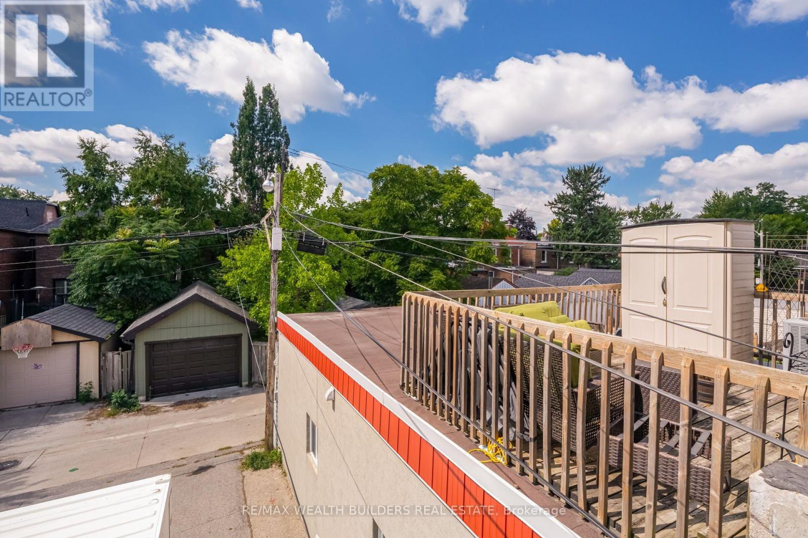 Upper Unit 2 - 2443 Dundas Street W, Toronto, Ontario  M6P 1X3 - Photo 20 - W13719030
