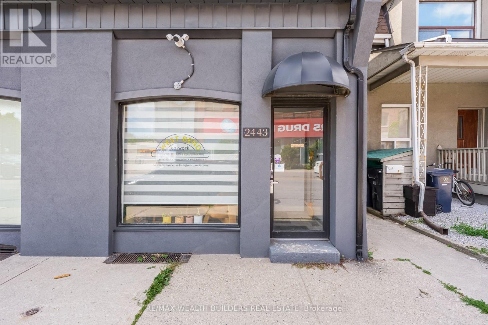 Upper Unit 2 - 2443 Dundas Street W, Toronto, Ontario  M6P 1X3 - Photo 23 - W13719030