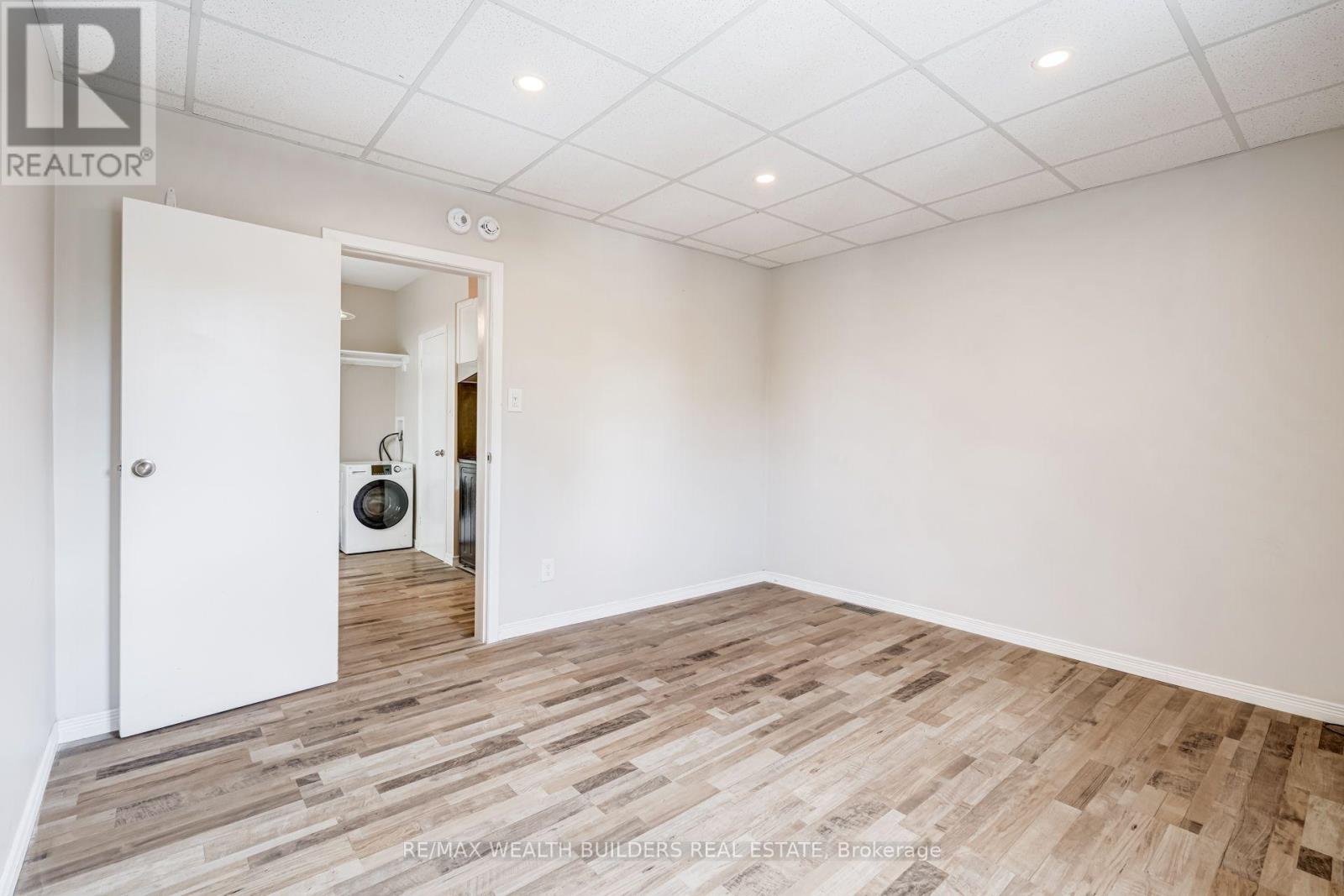 Upper Unit 2 - 2443 Dundas Street W, Toronto, Ontario  M6P 1X3 - Photo 7 - W13719030