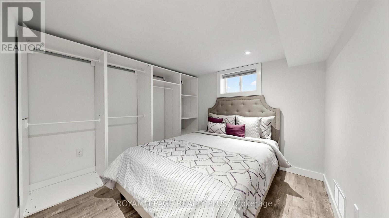 285 Bronte Road, Oakville, Ontario  L6L 3C5 - Photo 15 - W13719056