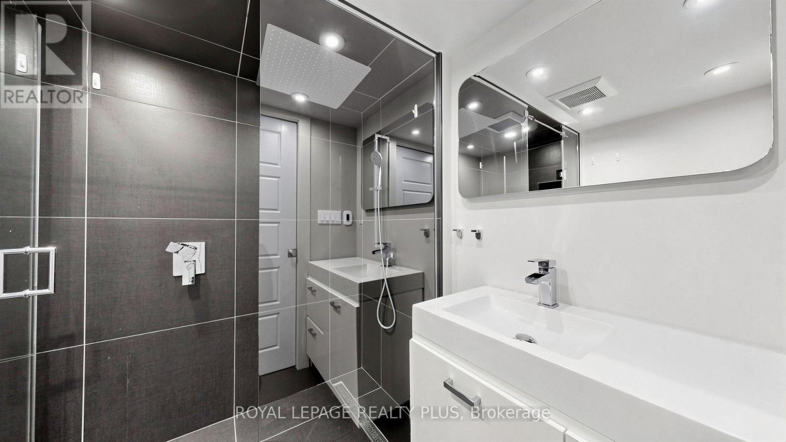 285 Bronte Road, Oakville, Ontario  L6L 3C5 - Photo 17 - W13719056
