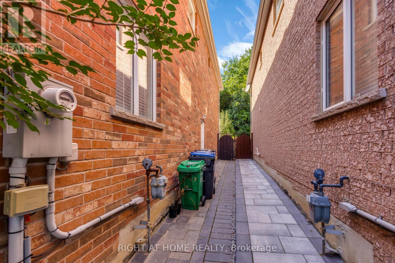 3833 Quiet Creek Drive, Mississauga, Ontario  L5M 8B1 - Photo 44 - W13719106