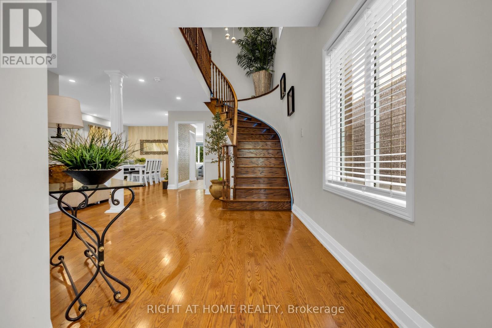 3833 Quiet Creek Drive, Mississauga, Ontario  L5M 8B1 - Photo 6 - W13719106