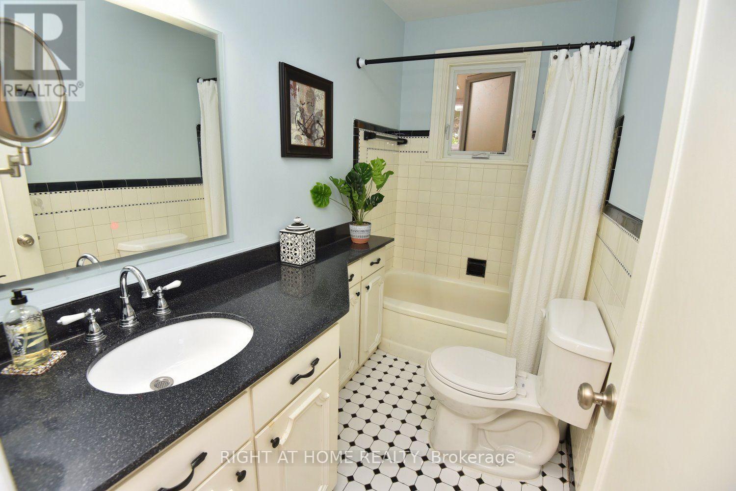936 Boothman Avenue, Burlington, Ontario  L7T 1P6 - Photo 19 - W13719152
