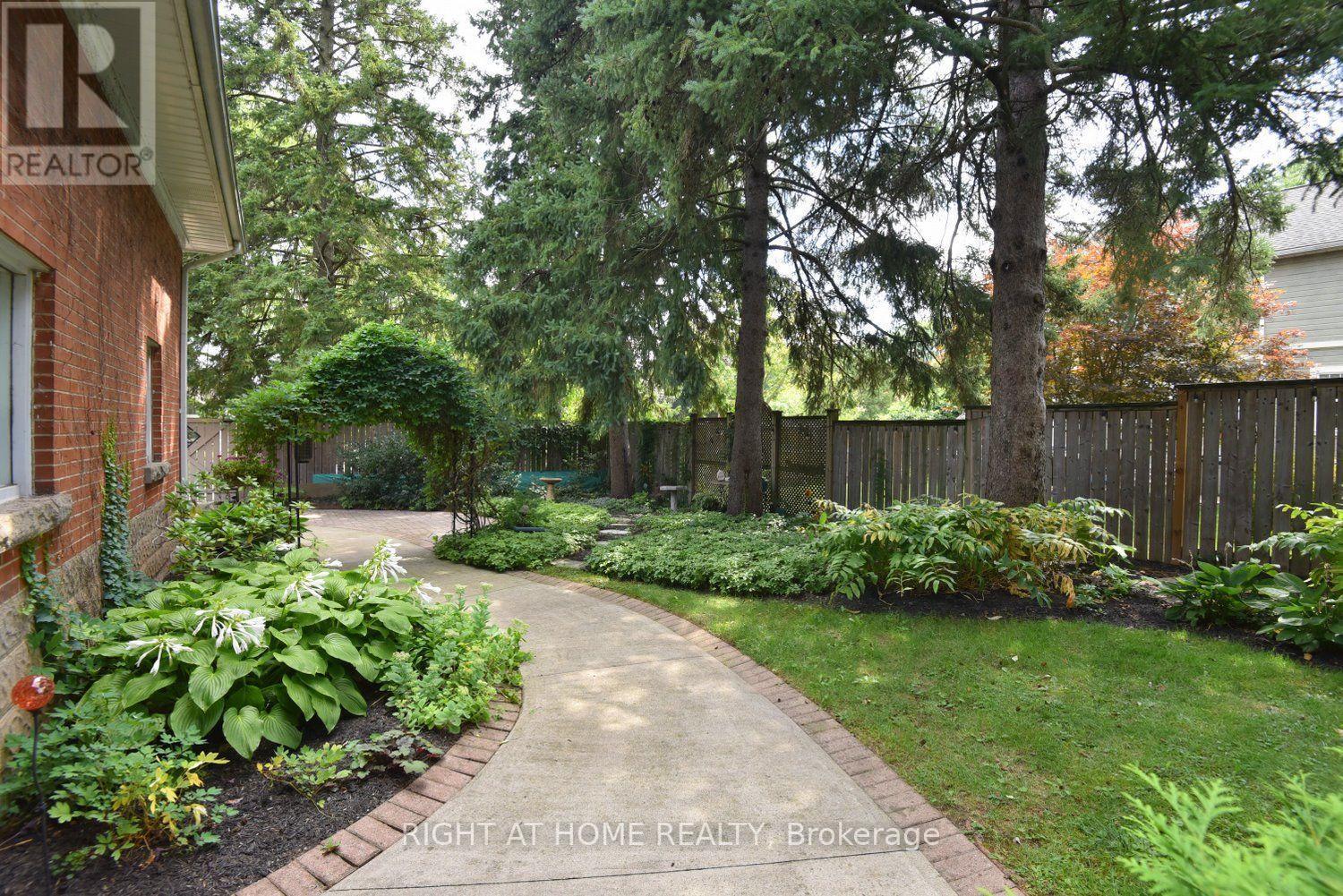 936 Boothman Avenue, Burlington, Ontario  L7T 1P6 - Photo 33 - W13719152
