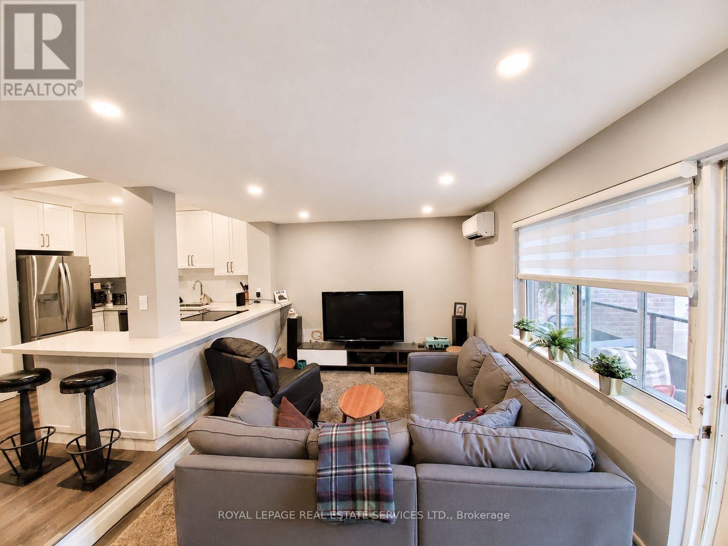 203 - 15 Elizabeth Street N, Mississauga, Ontario  L5G 2Z3 - Photo 11 - W13719182