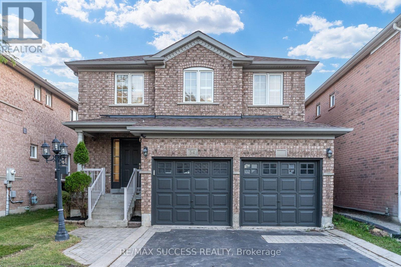 54 Ferncroft Place — photo 2