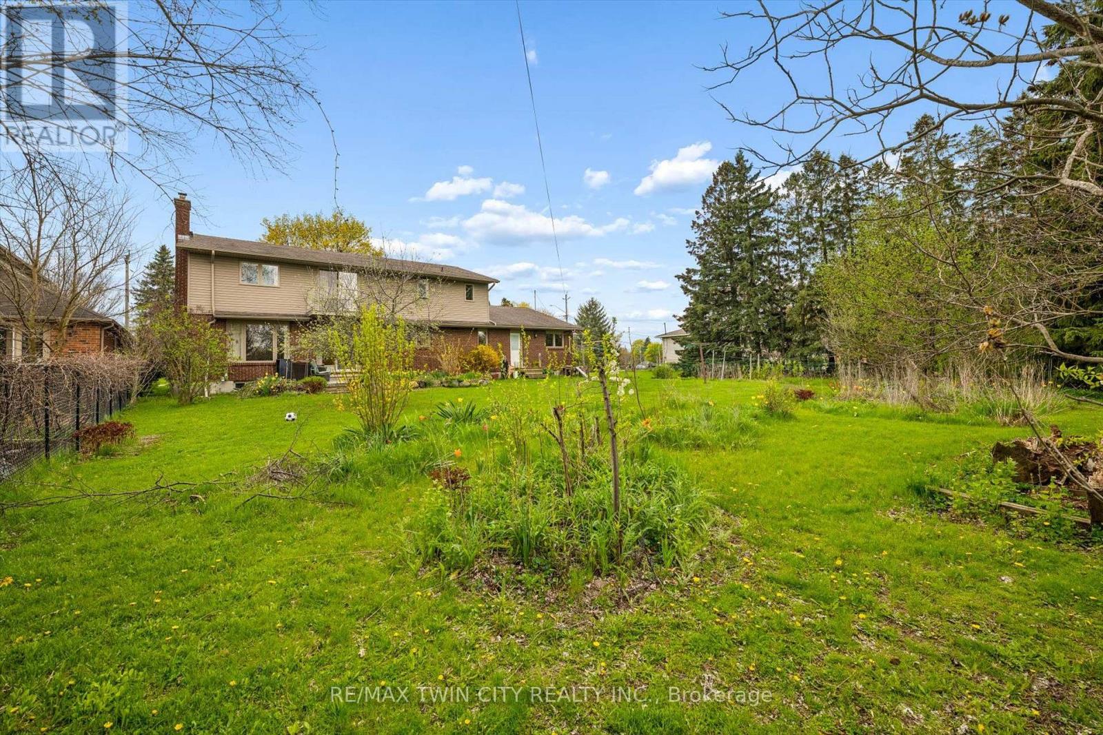 142 Carson Drive, Kitchener, Ontario  N2B 2Z2 - Photo 31 - X13719004