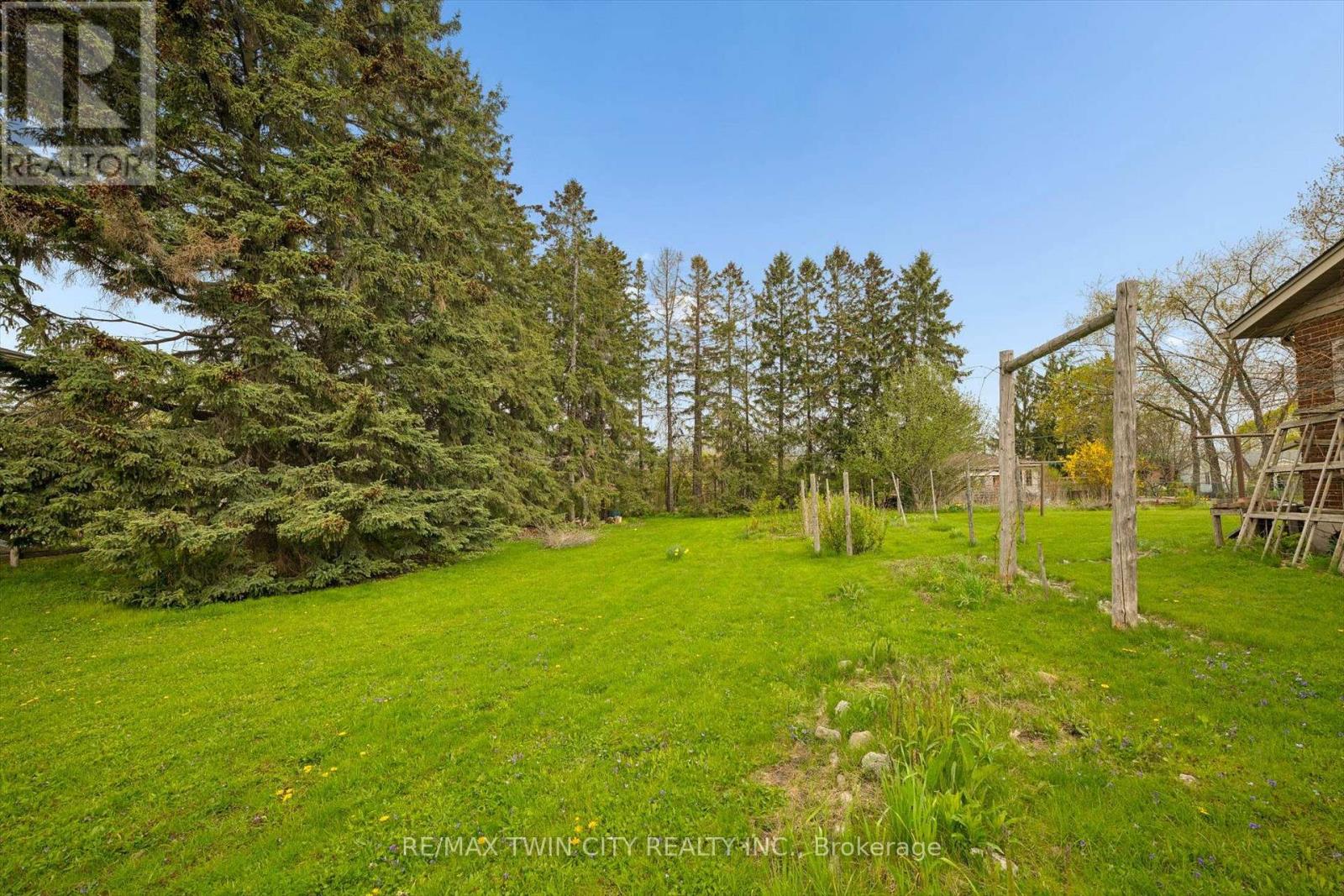 146 Carson Drive, Kitchener, Ontario  N2B 2Z2 - Photo 5 - X13719090