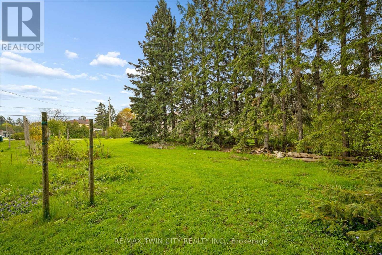146 Carson Drive, Kitchener, Ontario  N2B 2Z2 - Photo 6 - X13719090