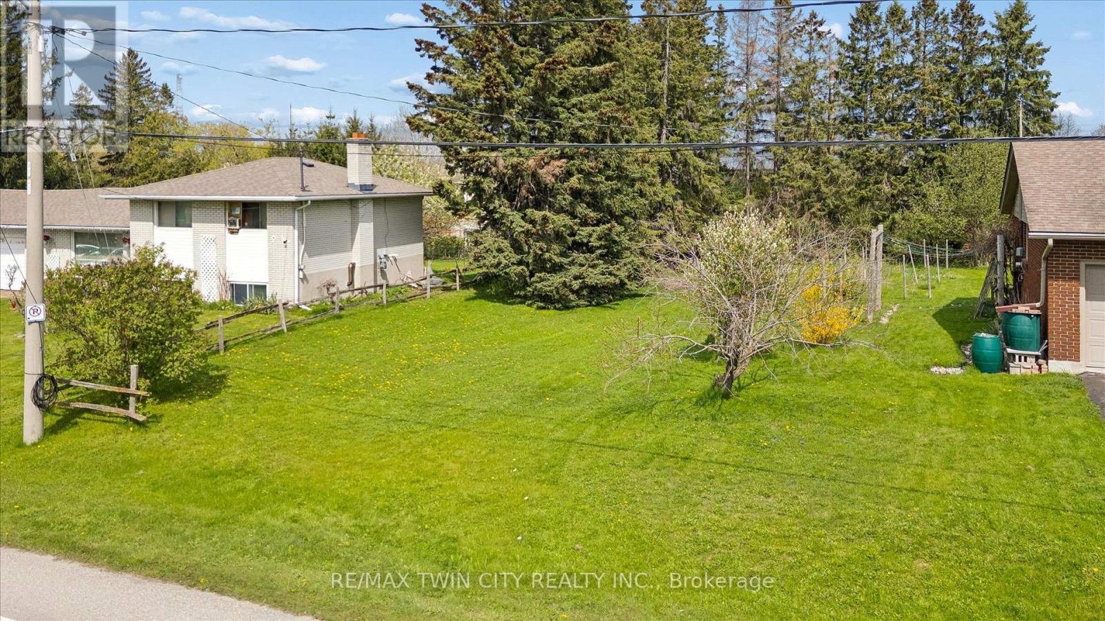 146 Carson Drive, Kitchener, Ontario  N2B 2Z2 - Photo 8 - X13719090