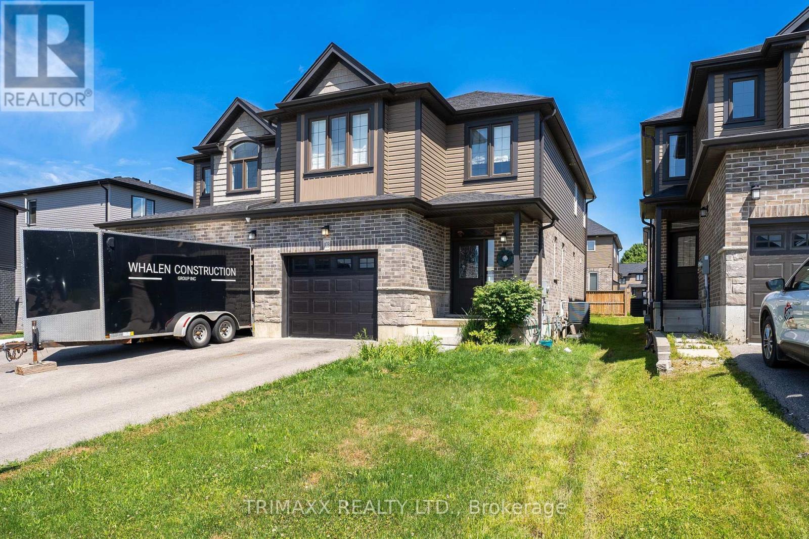 103 Links Crescent — photo 1