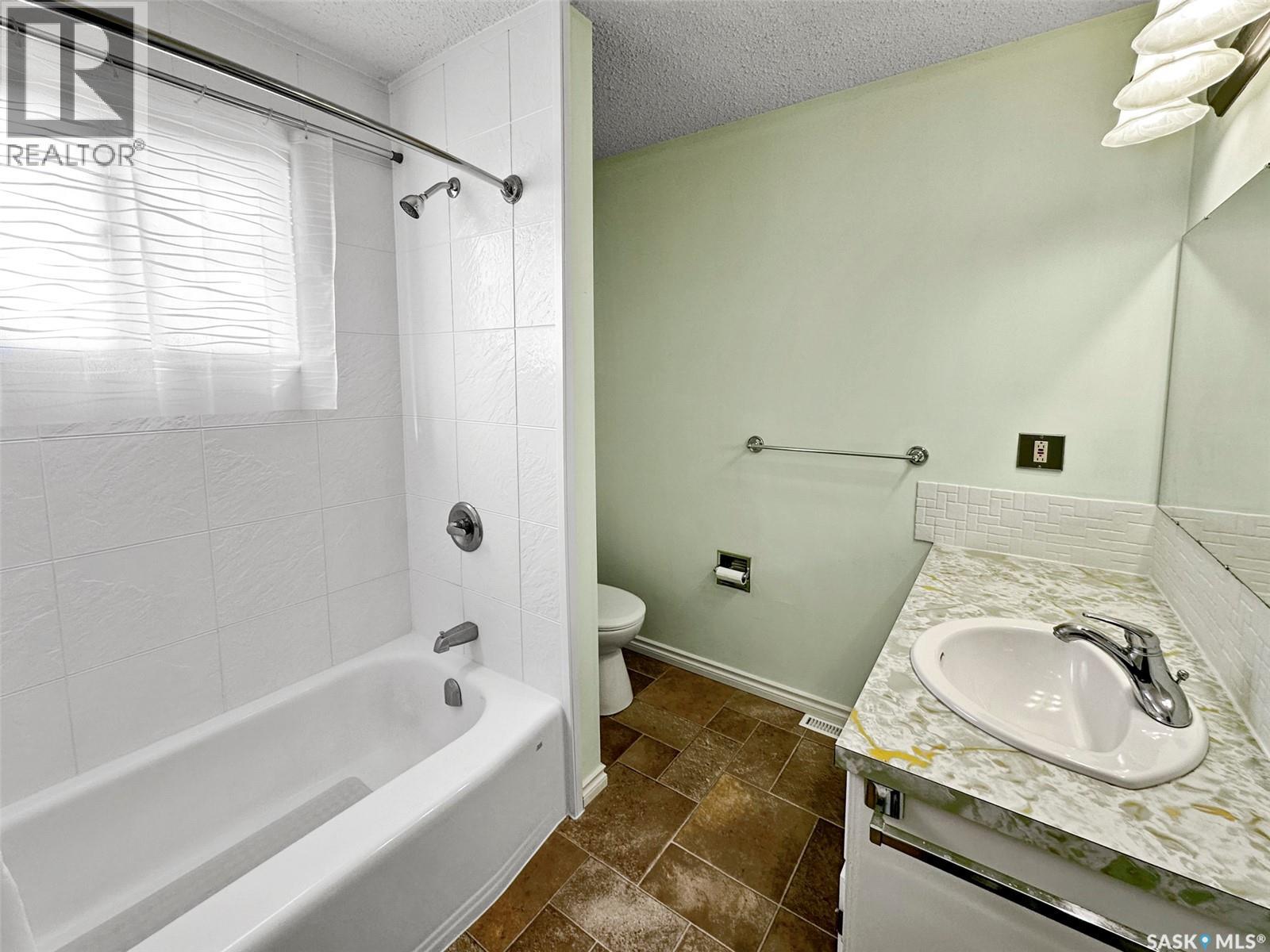 510 Bray Street E, Swift Current, Saskatchewan  S9H 4E3 - Photo 21 - SK046741