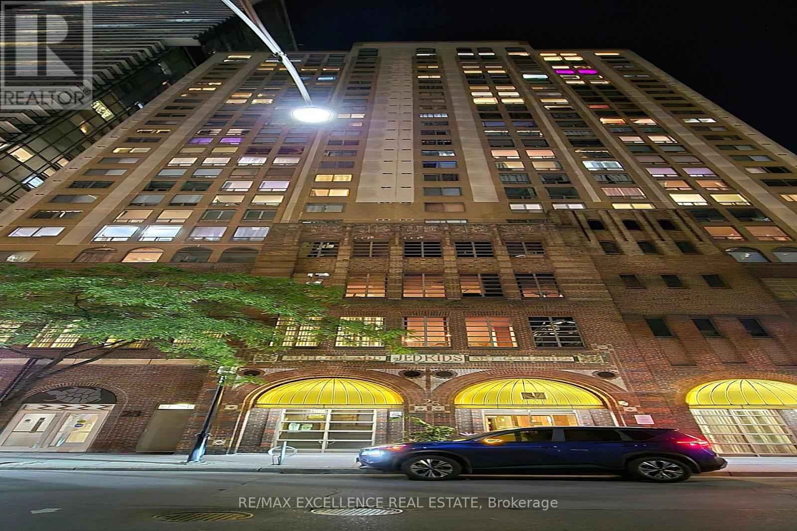 809 - 25 GRENVILLE STREET, Toronto, Ontario