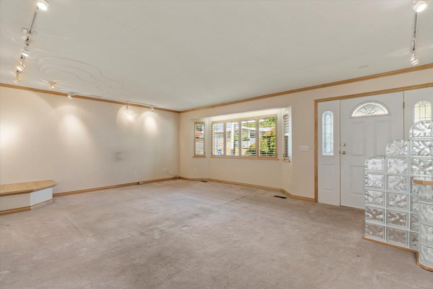 2034 Majestic Crescent, Abbotsford, British Columbia  V2T 3G1 - Photo 5 - R3158838