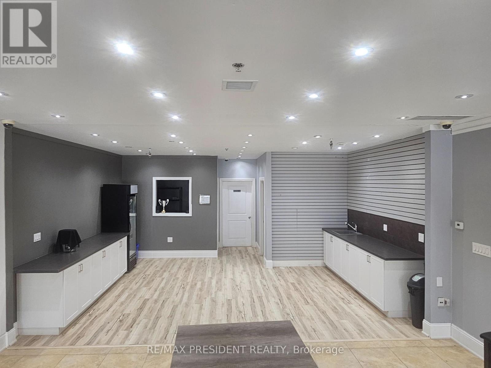 Main - 6923 Steeles Avenue W, Toronto, Ontario  M9W 6T6 - Photo 5 - W13718948