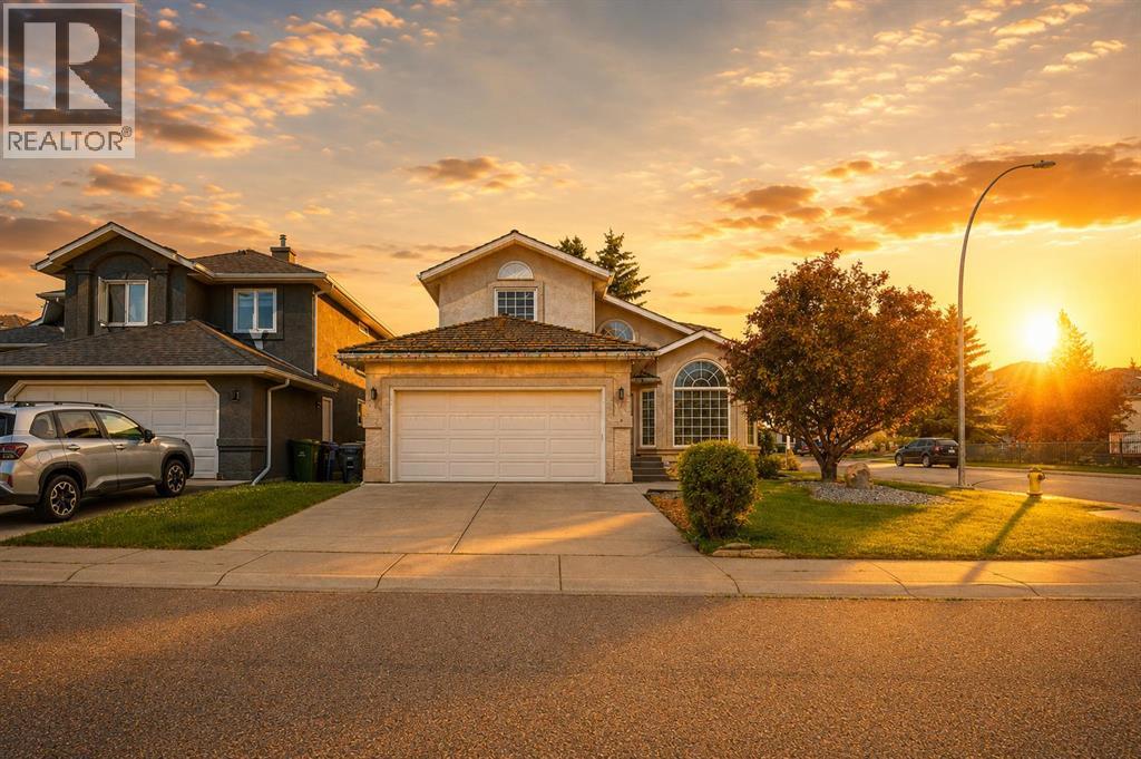 71 Woodpark Close SW, Calgary, Alberta  T2W 6G9 - Photo 1 - A2329700