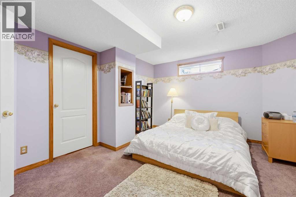 71 Woodpark Close SW, Calgary, Alberta  T2W 6G9 - Photo 28 - A2329700