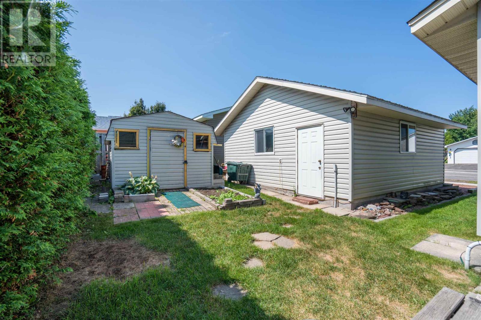 1015 Lake St, Sault Ste. Marie, Ontario  P6B 6B5 - Photo 3 - SM262223