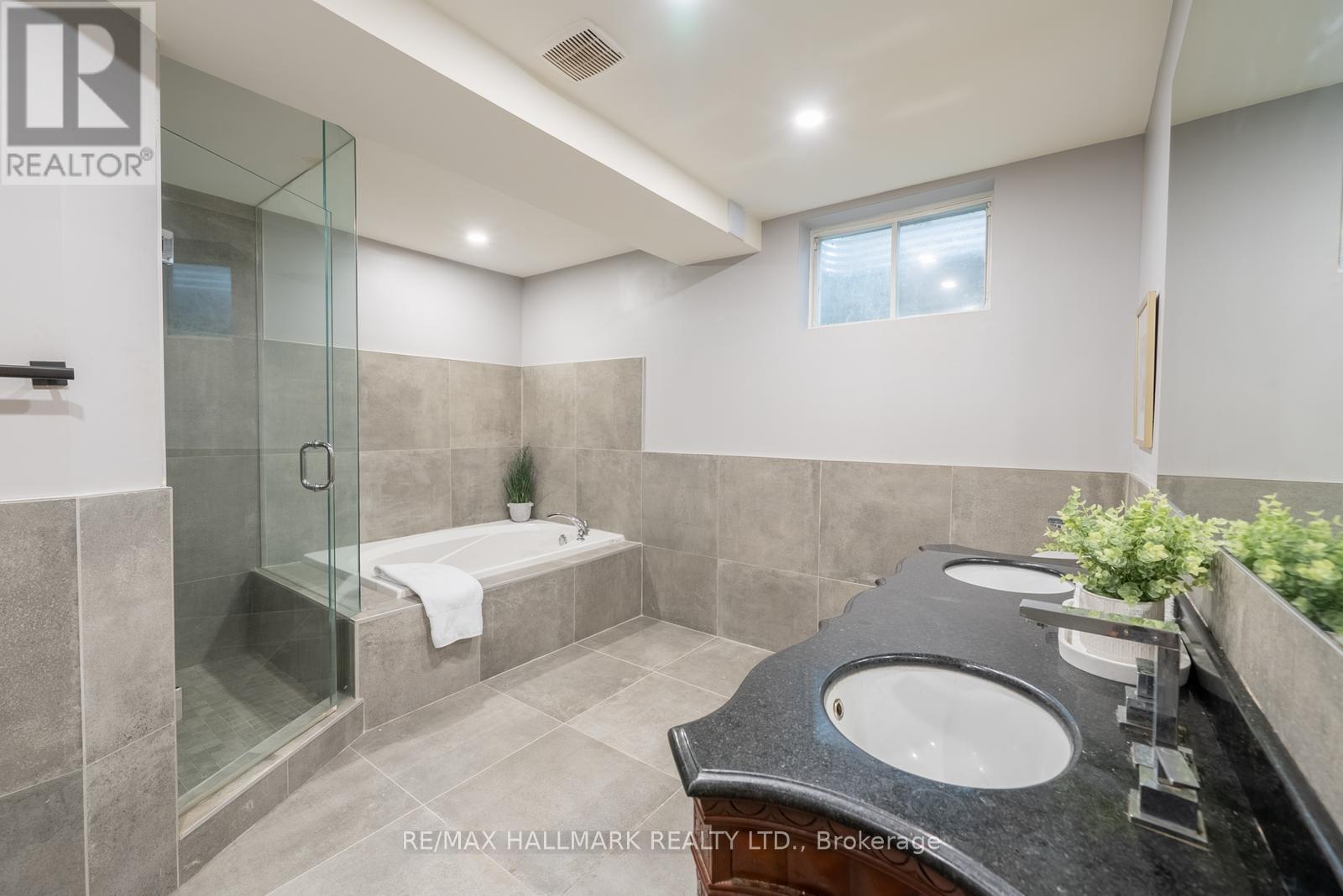 3 Marilyn Avenue, Whitchurch-Stouffville, Ontario  L4A 2C8 - Photo 42 - N12947876
